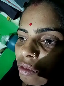 Priyakoli4568 online show from April 12, 2026, 5:51 pm