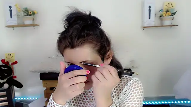 NathalialLooes online show from April 14, 2026, 5:46 am