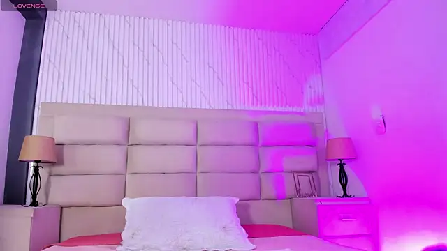 KarelyMitchel online show from February 5, 2026, 2:11 pm