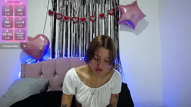 Snapshot of emily_cooper_pym chatting on February 16, 2026, 12:01 pm emily cooper pym online show from February 16, 2026, 12:01 pm