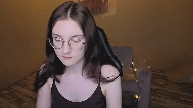 VixenLight online show from February 13, 2026, 9:38 am