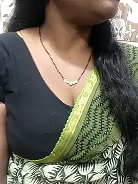 Snapshot of Parul-009 chatting on February 2, 2026, 9:52 am Parul-009 online show from February 2, 2026, 9:52 am