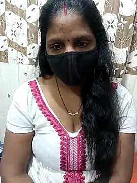 Snapshot of Parul-009 chatting on February 7, 2026, 5:55 am Parul-009 online show from February 7, 2026, 5:55 am