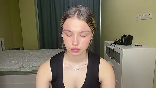 Snapshot of EarthaStinett chatting on February 24, 2026, 12:36 pm EarthaStinett online show from February 24, 2026, 12:36 pm