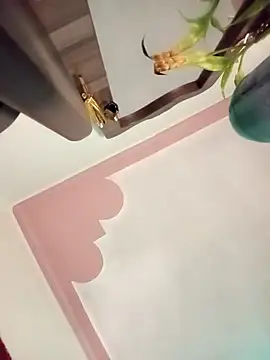 RanniClara online show from April 18, 2026, 2:37 am