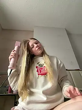 Snapshot of Paige_love chatting on March 16, 2026, 10:41 am Paige love online show from March 16, 2026, 10:41 am