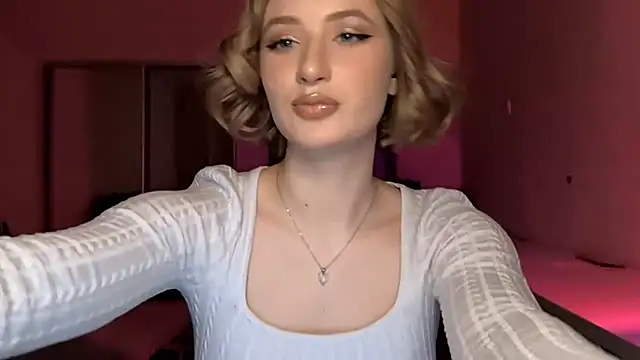 DeliciaBagnoli online show from February 24, 2026, 5:33 pm