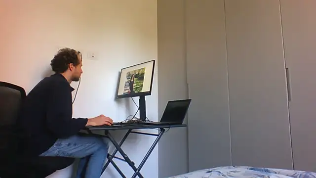 andre italy online show from April 8, 2026, 3:12 pm