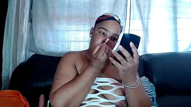 NAUGHTYSQUIRTER21 online show from February 8, 2026, 10:40 am