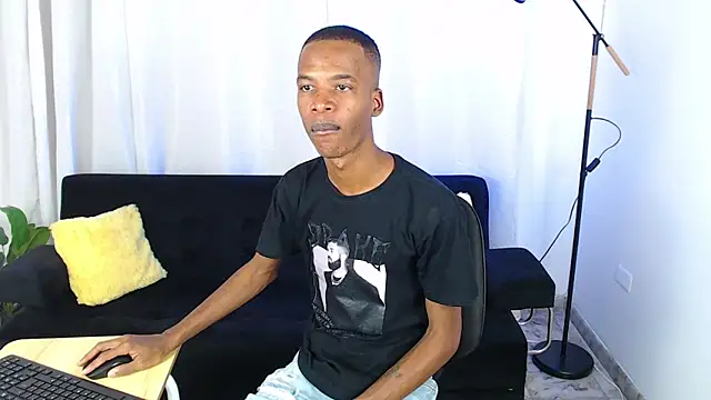 Snapshot of gusy_18 chatting on February 10, 2026, 8:24 pm gusy 18 online show from February 10, 2026, 8:24 pm