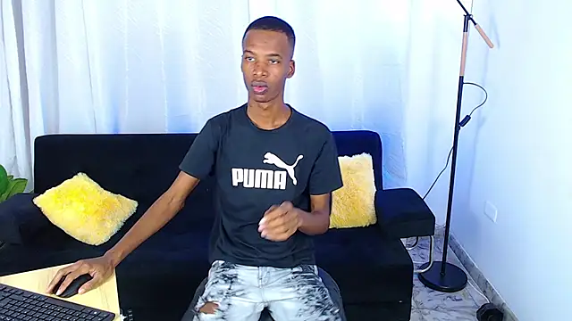 Snapshot of gusy_18 chatting on February 11, 2026, 8:14 pm gusy 18 online show from February 11, 2026, 8:14 pm