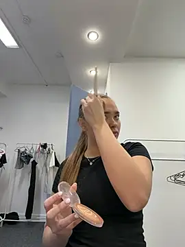 MonicaWestt online show from April 5, 2026, 6:21 am