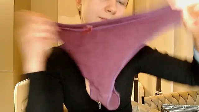 BluueSilk online show from January 10, 2025, 9:23 am