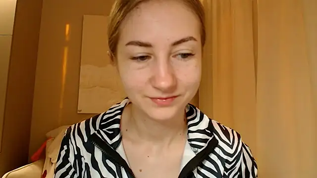 BluueSilk online show from February 11, 2025, 6:08 am