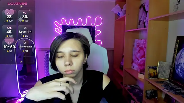 Scarlet Sirenn online show from February 6, 2026, 8:29 am