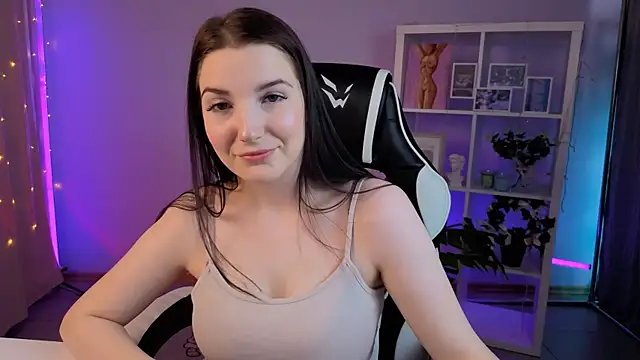 AliceChanel online show from March 27, 2026, 4:07 am