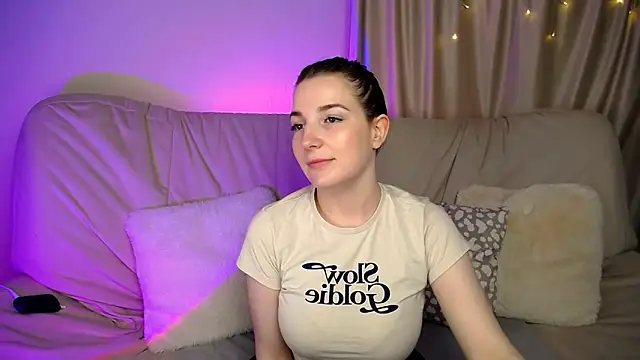 AliceChanel online show from May 29, 2026, 3:48 am