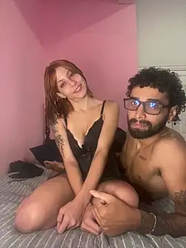 Snapshot of casal_atrevido chatting on April 11, 2026, 4:55 pm casal atrevido online show from April 11, 2026, 4:55 pm