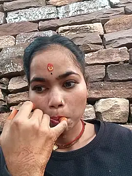 Sunali Bendre online show from April 14, 2026, 12:38 am