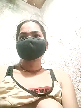 Sunali Bendre online show from April 14, 2026, 2:23 pm