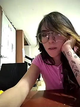 Snapshot of Winniedepootha chatting on February 28, 2026, 3:18 am Winniedepootha online show from February 28, 2026, 3:18 am