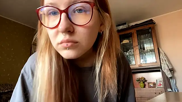 LaureenVielma online show from April 8, 2026, 7:30 am