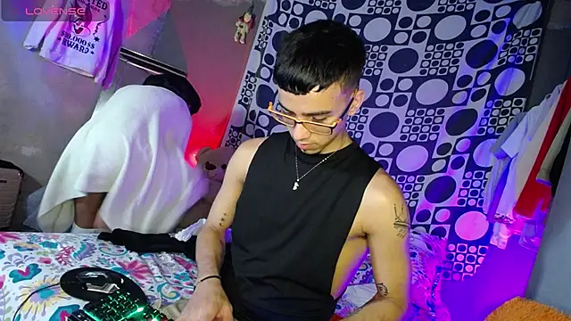 Snapshot of THE_PERFECT_COUPLE_12 chatting on February 6, 2026, 3:11 am THE PERFECT COUPLE 12 online show from February 6, 2026, 3:11 am