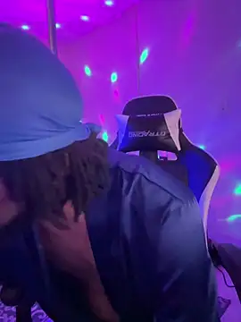 Snapshot of magic_man1085 chatting on March 21, 2026, 5:45 am magic man1085 online show from March 21, 2026, 5:45 am