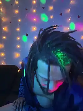 Snapshot of magic_man1085 chatting on April 4, 2026, 2:43 am magic man1085 online show from April 4, 2026, 2:43 am