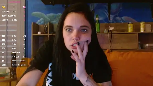 ahungkittykat online show from April 15, 2026, 11:49 pm