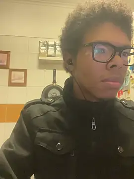 ELPikaPreta online show from February 5, 2026, 4:06 am