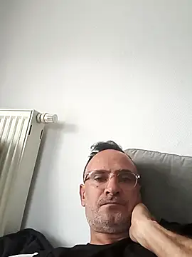 bobo672 online show from March 11, 2026, 6:52 am