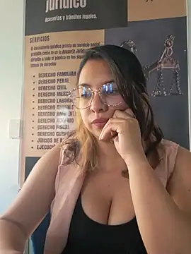 Snapshot of ISABELLA-24_ chatting on February 11, 2026, 12:32 pm ISABELLA-24 online show from February 11, 2026, 12:32 pm