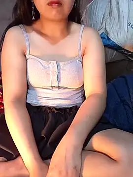 Snapshot of Slutty_18 chatting on March 1, 2026, 9:50 pm Slutty 18 online show from March 1, 2026, 9:50 pm