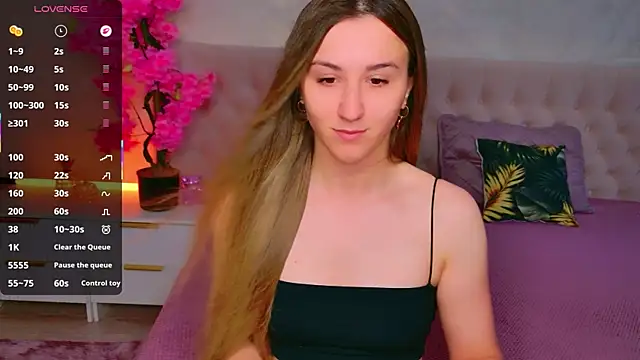 JasminUqueen online show from June 8, 2026, 1:20 am