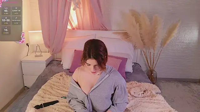 Snapshot of mmm__yes chatting on February 4, 2026, 2:01 pm mmm yes online show from February 4, 2026, 2:01 pm