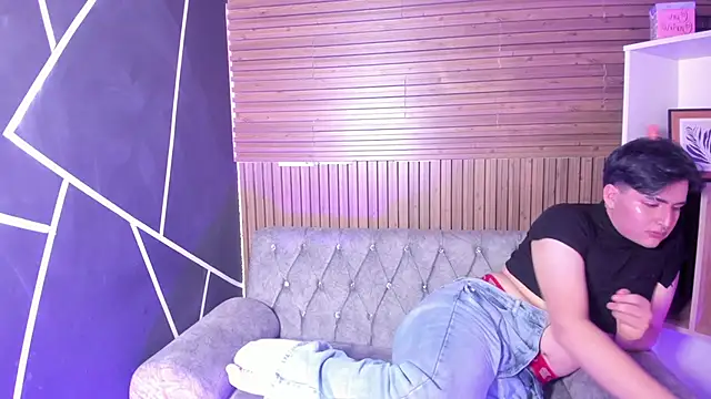 Snapshot of noahWolff_ chatting on February 12, 2026, 5:13 am noahWolff online show from February 12, 2026, 5:13 am