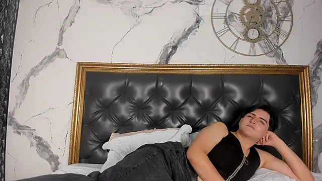 Snapshot of noahWolff_ chatting on February 13, 2026, 5:03 am noahWolff online show from February 13, 2026, 5:03 am