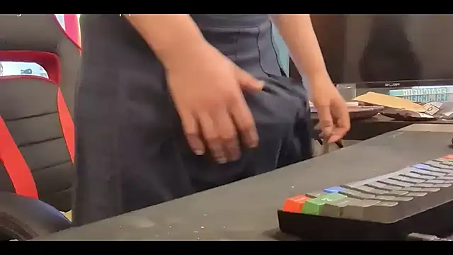 LovelyMeli online show from February 8, 2026, 9:02 am