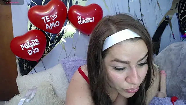 Snapshot of Alison-mar chatting on February 14, 2026, 7:54 pm Alison-mar online show from February 14, 2026, 7:54 pm