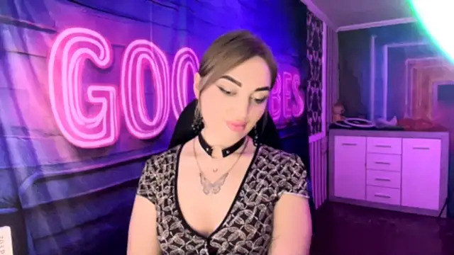 Snapshot of Vellora_ chatting on February 19, 2026, 6:37 pm Vellora online show from February 19, 2026, 6:37 pm