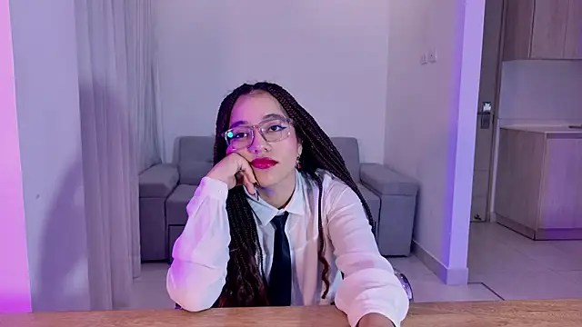 AntonellaBons online show from May 12, 2026, 1:03 am