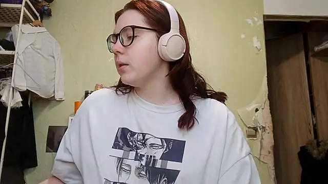 Snapshot of VannessaDillenbeck chatting on February 9, 2026, 7:45 am VannessaDillenbeck online show from February 9, 2026, 7:45 am