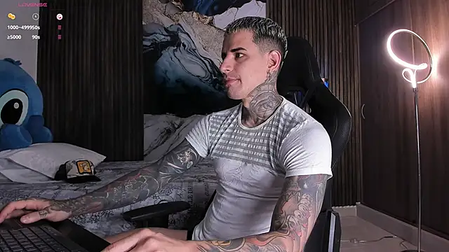 Snapshot of trisstann_ chatting on February 5, 2026, 5:06 pm trisstann online show from February 5, 2026, 5:06 pm