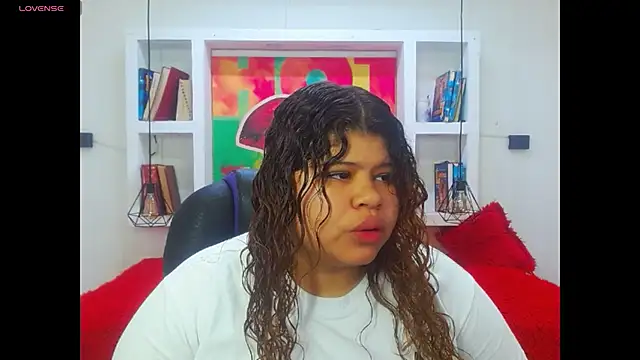 Snapshot of Cloe_r chatting on February 7, 2026, 8:01 pm Cloe r online show from February 7, 2026, 8:01 pm