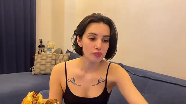 Snapshot of BlackFox_V chatting on February 12, 2026, 10:27 pm BlackFox V online show from February 12, 2026, 10:27 pm