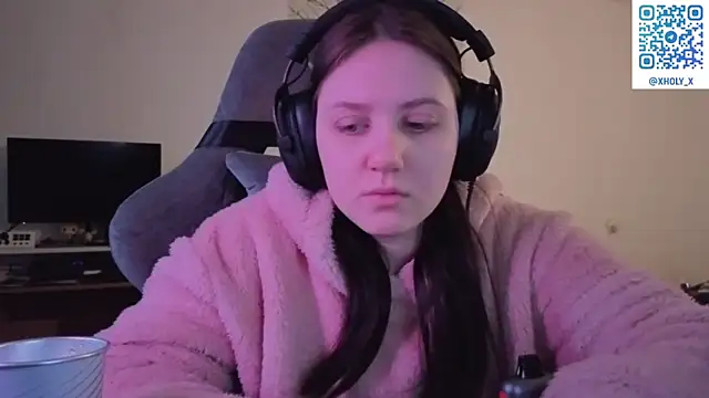 Snapshot of Holy_Kveta chatting on February 7, 2026, 2:48 am Holy Kveta online show from February 7, 2026, 2:48 am