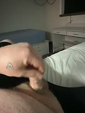 Snapshot of arcticman103 chatting on February 5, 2026, 4:39 am arcticman103 online show from February 5, 2026, 4:39 am