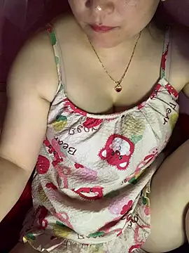 Star-sweet01 online show from April 13, 2026, 5:02 am