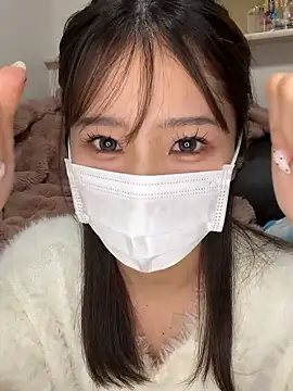  MIYUnya online show from April 15, 2026, 9:49 am